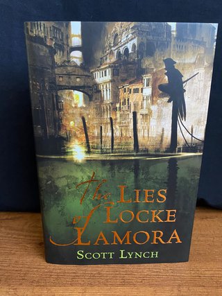The Lies of Locke Lamora Firmado Broken Binding