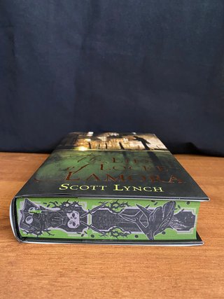 The Lies of Locke Lamora Firmado Broken Binding