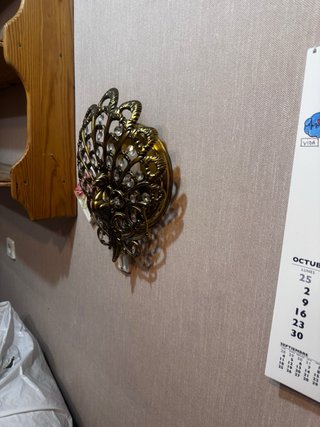Lámpara de techo dorada de metal y cristal