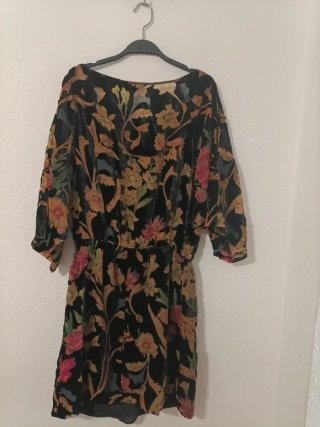 Vestido floral Zara Talla M
