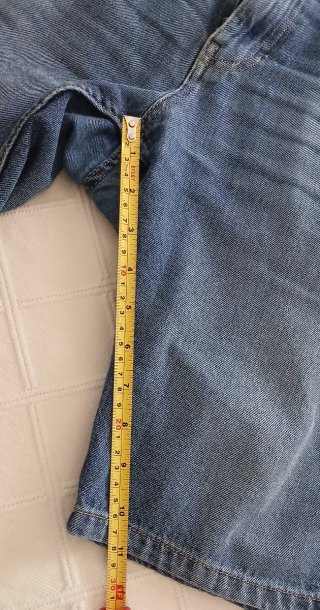 Pantalón corto vaquero DENIM.