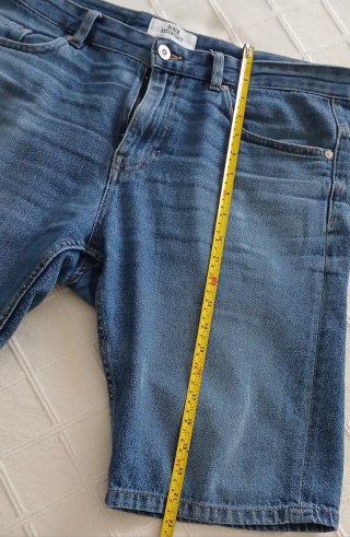 Pantalón corto vaquero DENIM.