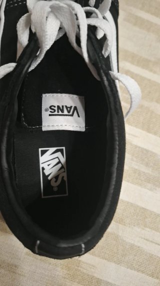 Zapatillas Vans Negras un uso