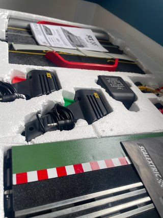 Scalextric C3 Ferrari F2008 + ING Renault