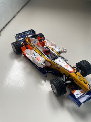 Scalextric C3 Ferrari F2008 + ING Renault