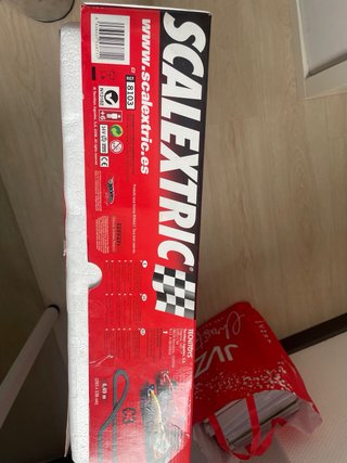 Scalextric C3 Ferrari F2008 + ING Renault