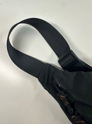Riñonera Pull and Bear Negra Urbana
