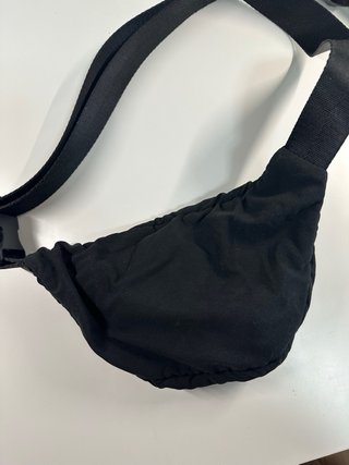 Riñonera Pull and Bear Negra Urbana