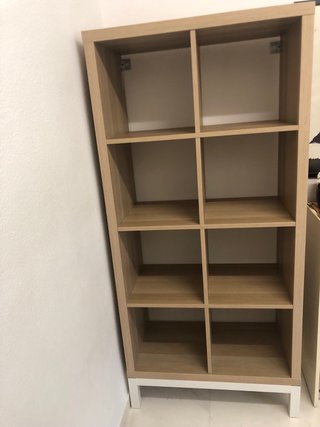 Estantería efecto Roble Blanco Nueva con patas.