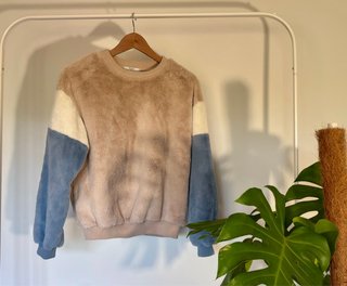 Sudadera oversize beige azul color block suave