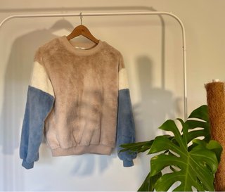 Sudadera oversize beige azul color block suave