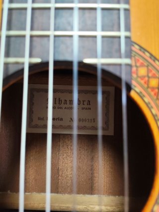 Guitarra española ALHAMBRA