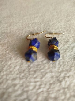 Pendientes de pedrería azul de latón y lapislázuli
