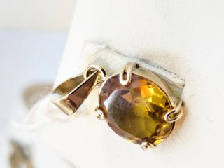 Colgante Oro 18k con Topacio Ovalado