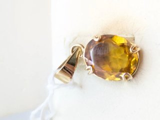 Colgante Oro 18k con Topacio Ovalado