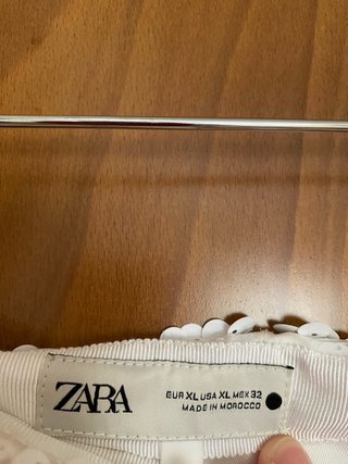 Falda Zara blanca con lentejuelas