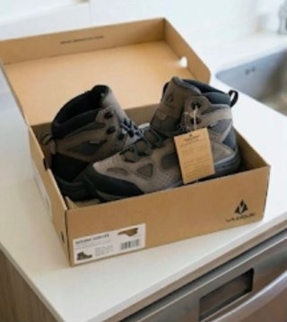 Vasque Breeze EU 45 Hiking Boots Trekking Mountain