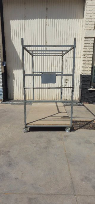 Carro industrial con ruedas