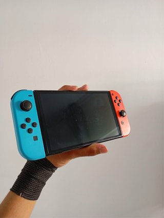Nintendo Switch Completa con Accesorios