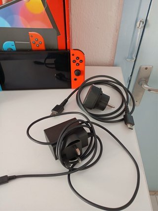 Nintendo Switch Completa con Accesorios