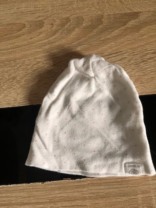 Gorrito bebé 0-1 meses blanco lunares rosas