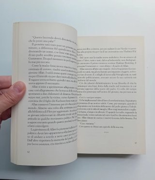 Il centenario che saltò dalla finestra e scomparve