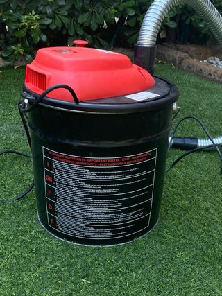 Aspirador de cenizas metálico y plástico