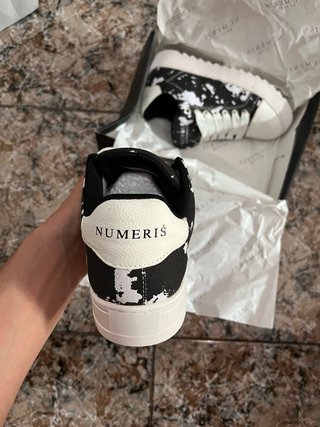 Zapatillas Numeris Talla 39 blanca y negra