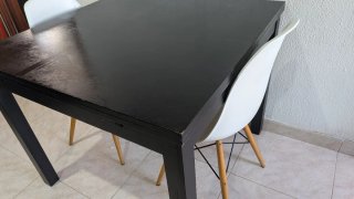 Mesa de comedor negra extensible