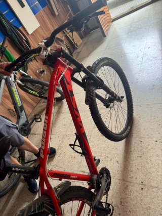 Bicicleta WST Roja