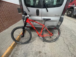 Bicicleta WST Roja