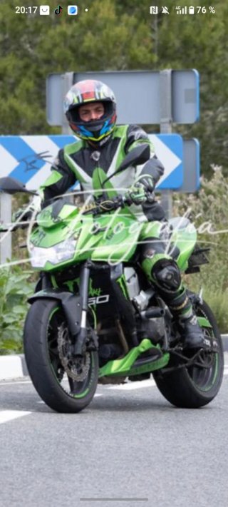 Kawasaki Z800 Verde y Negra
