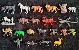 LOTE 44 FIGURAS DE ANIMALES DE PLASTICO VINTAGE