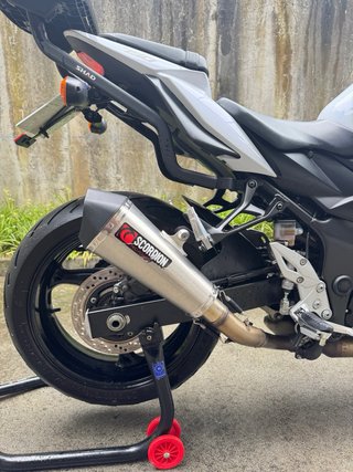 Suzuki GSR 750