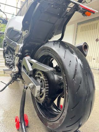 Suzuki GSR 750