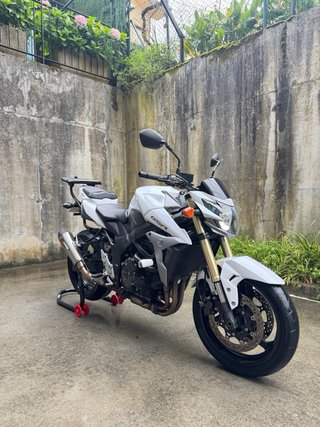 Suzuki GSR 750