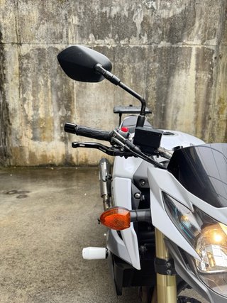 Suzuki GSR 750