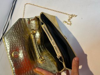 Bolso de fiesta dorado de mujer pequeño