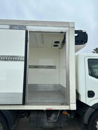 Nissan Cabstar 2015