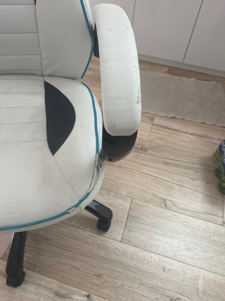 Silla Gamer Blanca y Negra