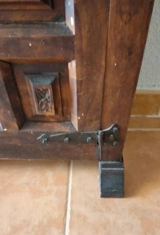 Mueble de entrada estilo castellano