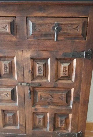 Mueble de entrada estilo castellano