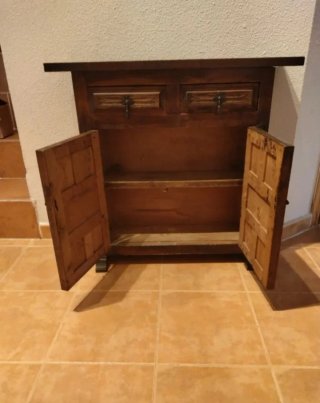 Mueble de entrada estilo castellano