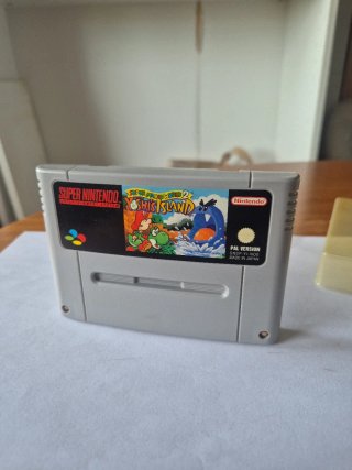 Super Mario World 2 Yoshi's Island SNES PAL