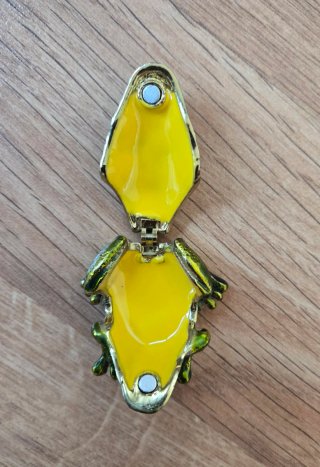 Joyero Rana Esmaltada Cristales Color Oro y Verde