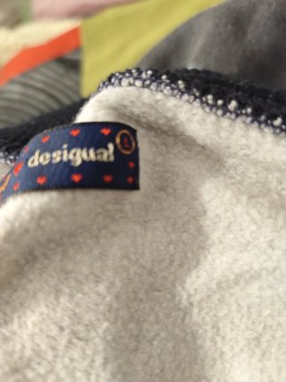 Falda Desigual Negra con Estampado
