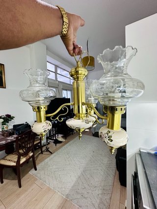 Lámpara de techo dorada antigua