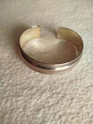 Pulsera de plata con detalles