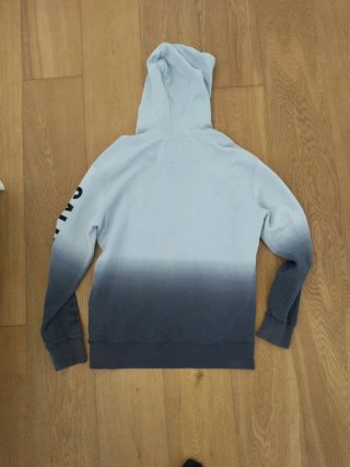 Sudadera Hollister Gris y Blanca Degradada