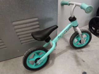 Bicicleta de equilibrio infantil